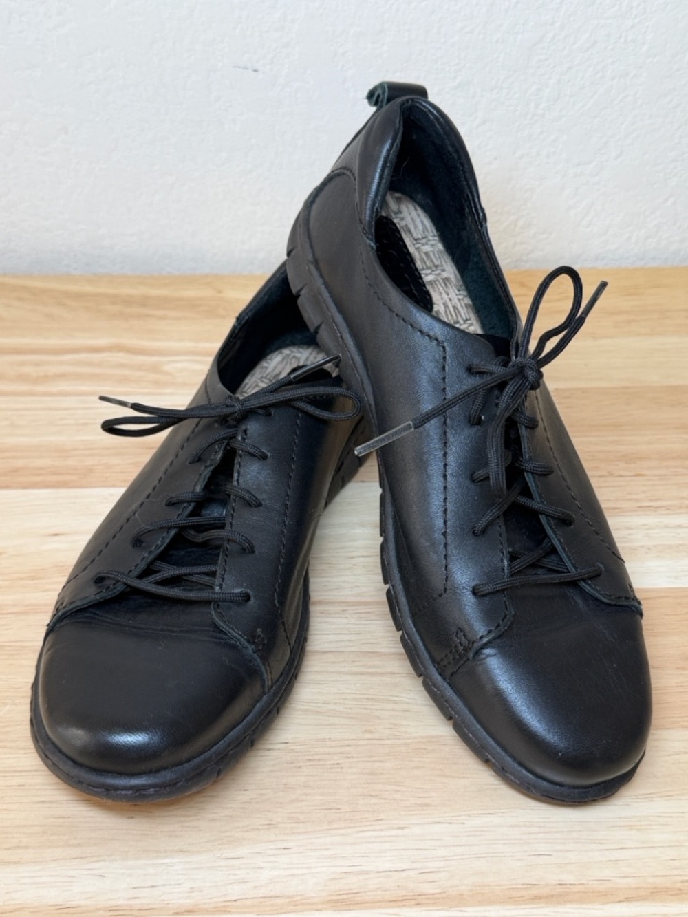 Born Black Leather Lace-Up Casual Flats